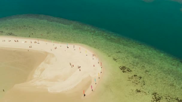 Ilha tropical com praia de areia. Palawan, Filipinas — Vídeo de Stock