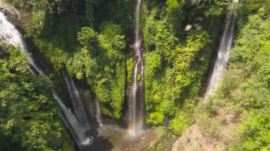 Güzel tropik şelale Bali, Endonezya.