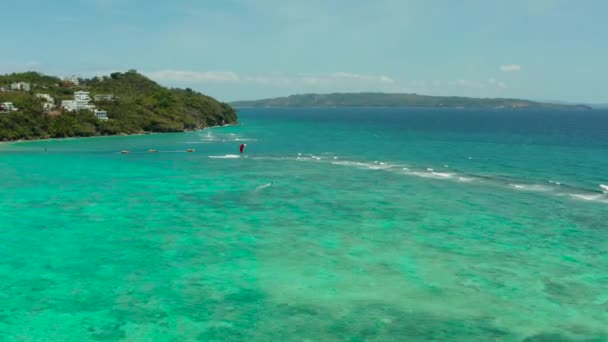 Kitesurfers na plaży Bulabog, wyspa Boracay, Filipiny — Wideo stockowe