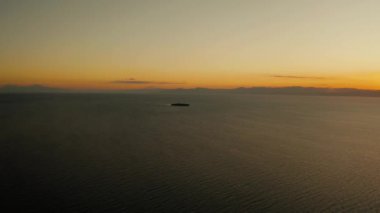Denizin üzerinde gün batımı. Boracay, Filipinler