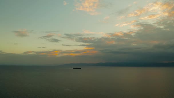 Solnedgång över havet. Moalboal, Filippinerna — Stockvideo