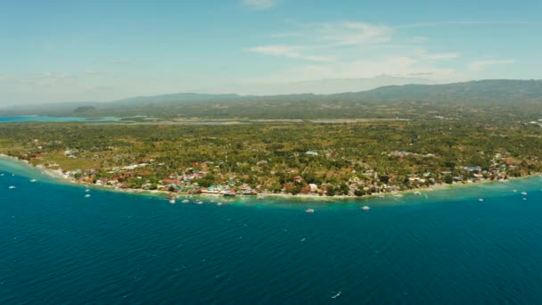 A costa da ilha de Cebu, Moalboal, Filipinas. — Vídeo de Stock