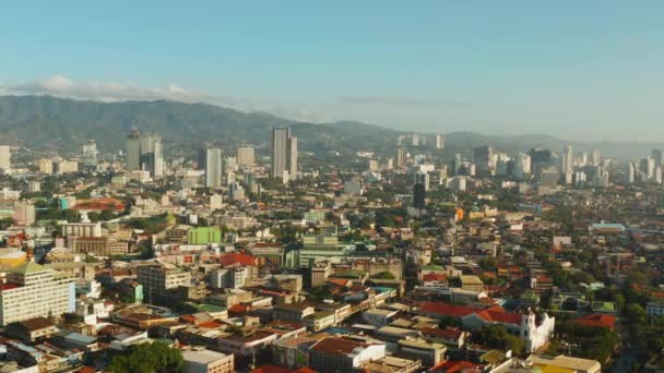 Modern stad i Cebu med skyskrapor och byggnader, Filippinerna. — Stockvideo