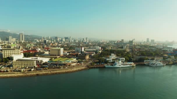 Moderne stad Cebu met wolkenkrabbers en gebouwen, Filippijnen. — Stockvideo