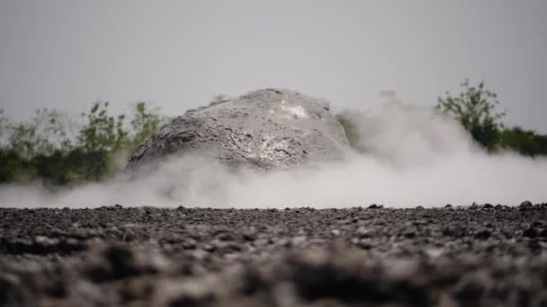 Bahenní sopka Bledug Kuwu, Indonésie — Stock video