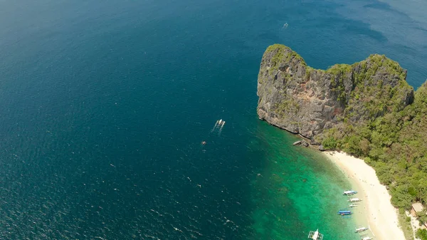 有沙滩的热带岛屿。菲律宾El nido — 图库照片