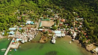 Balabac Adası, Palawan, Filipinler 'deki şehir ve liman.