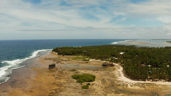 Siargao岛上的冲浪点叫做云9. — 图库照片