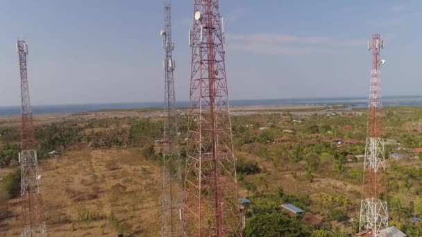 Torres de telefonía celular — Vídeos de Stock