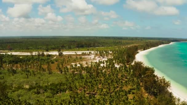 Helipad em uma ilha tropical. Balabac, Palawan, Filipinas — Vídeo de Stock