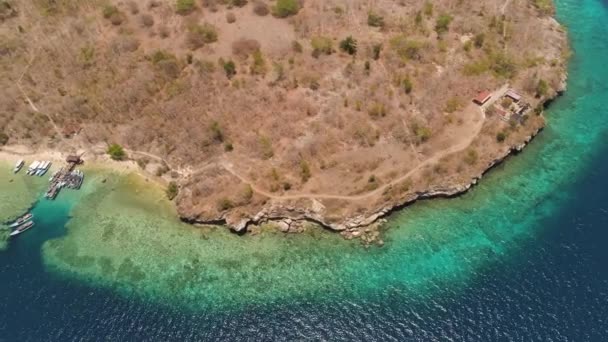 열대 섬 인멘 장가의 아름다운 해변은 공중에서 내려다본다. 인도네시아, 발리. — 비디오