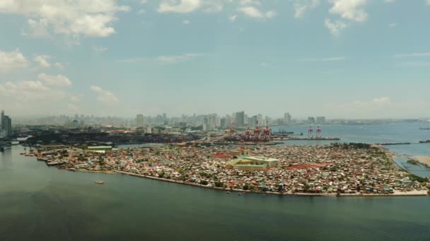 Manilla stad met wolkenkrabbers, Filippijnen luchtfoto. — Stockvideo