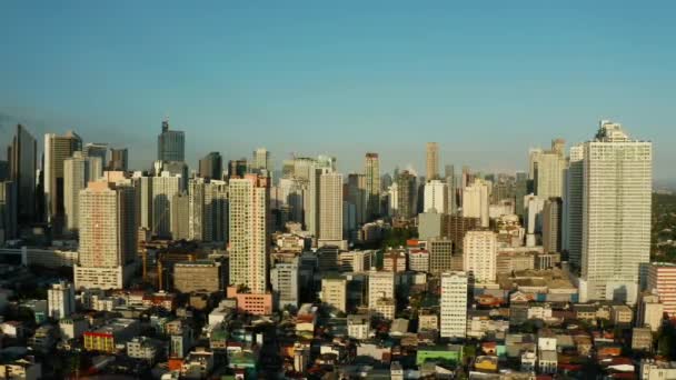 Město Manila, hlavní město Filipín s moderními budovami. letecký pohled. — Stock video