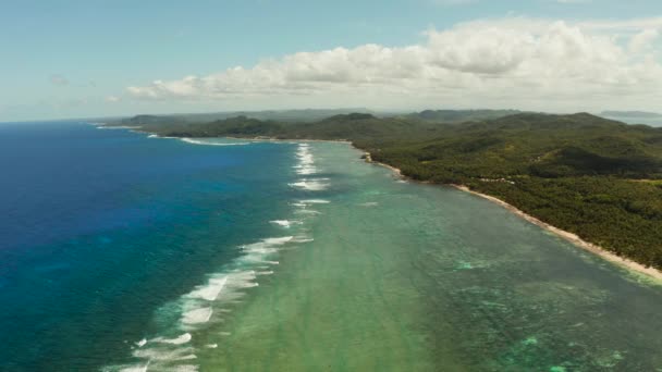 Isla y océano de Siargao, vista aérea. — Vídeos de Stock