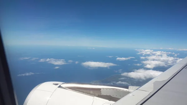 Blick aus dem Flugzeugfenster. — Stockfoto