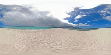 Kumlu plaj 360vr ile tropikal ada. Camiguin, Filipinler