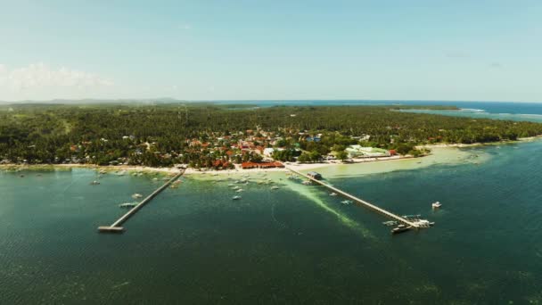 Cidade General Luna na costa da ilha de Siargao. — Vídeo de Stock