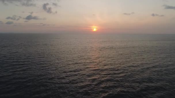 Západ slunce nad mořem — Stock video