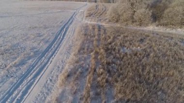 Kırsal kesimde kış manzarası