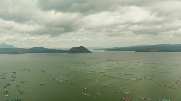 Taal Volcano i sjön. Tagaytay, Filippinerna. — Stockvideo
