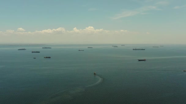 Baie de Manille avec navires vue aérienne.
