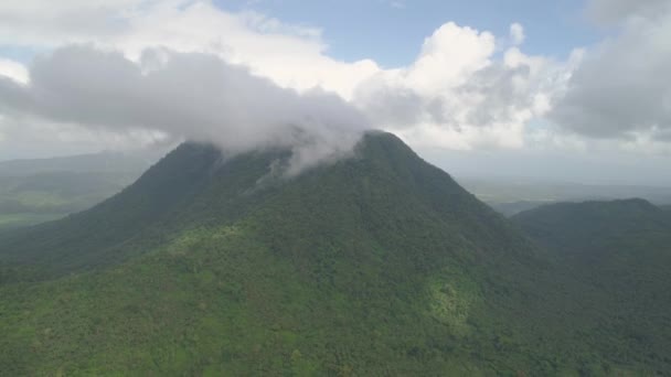Filipinler 'deki dağ manzarası. — Stok video