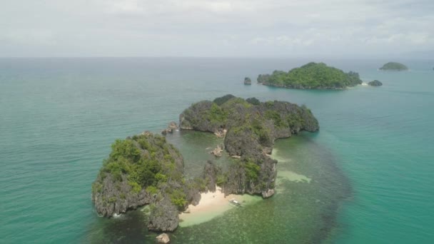 Paesaggio marino delle Isole Caramoniche, Camarines Sur, Filippine. — Video Stock