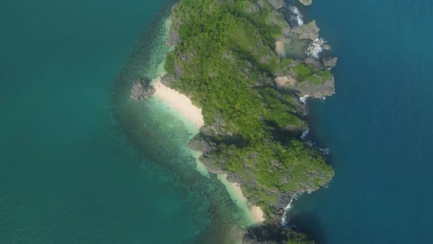 Морський пейзаж з Caramoan островів, Camarines сюр, Філіппіни. — стокове відео