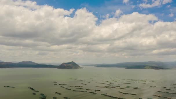 Zaman aşımı: Taal Volkanı gölde. Tagaytay, Filipinler. — Stok video