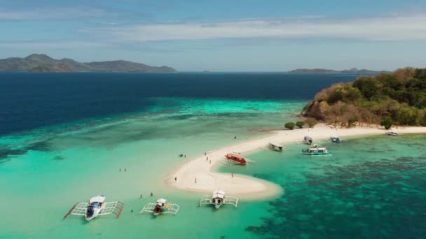 Isla tropical con playa de arena, Filipinas, Palawan — Vídeos de Stock