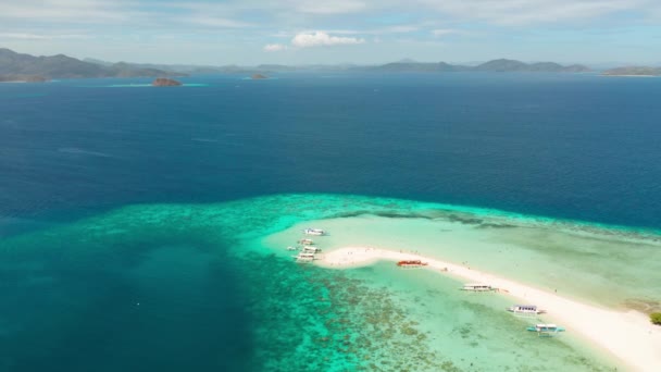 Tropický ostrov s písečnou pláží, Filipíny, Palawan — Stock video