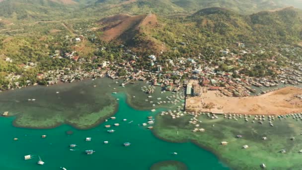 Coron kasabasının hava manzarası. Filipinler, Palawan, Busuanga — Stok video
