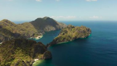 Tropik adaları olan deniz burnu El Nido, Palawan, Filipinler