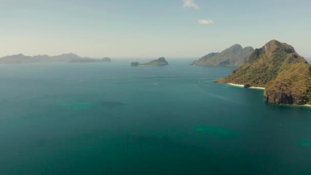 Zeegezicht met tropische eilanden El Nido, Palawan, Filipijnen — Stockvideo