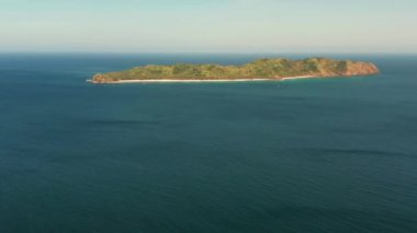 Tropikal ada El Nido, Palawan, Filipinler 'li Deniz Burnu