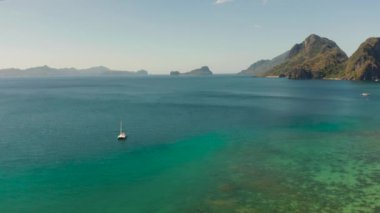 Filipinler, El Nido 'daki Las Cabanas Plajı