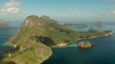 Tropik adaları olan deniz burnu El Nido, Palawan, Filipinler