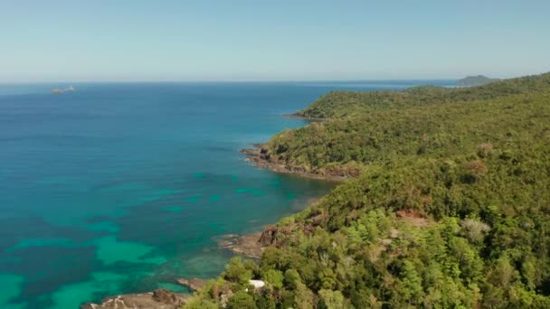 Île tropicale avec lagune bleue — Video