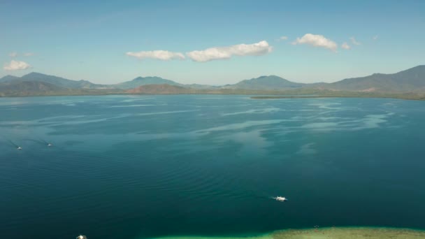 Zeegezicht met tropische eilanden en blauwe zee, Palawan, Filipijnen — Stockvideo