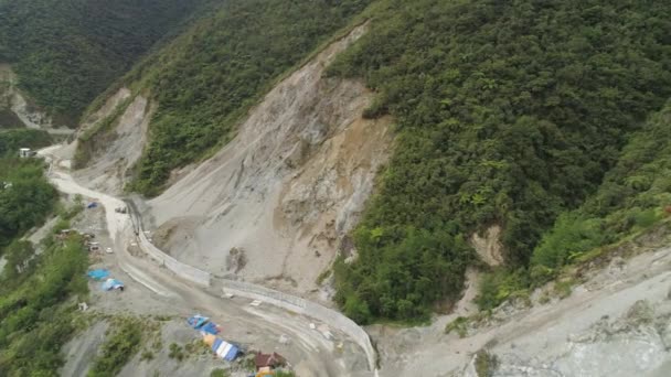 Výstavba na horské silnici. Filipíny, Luzon. — Stock video