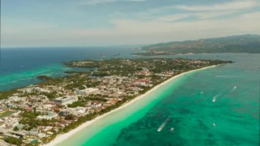 Beyaz kumlu plajlı Boracay Adası, Filipinler
