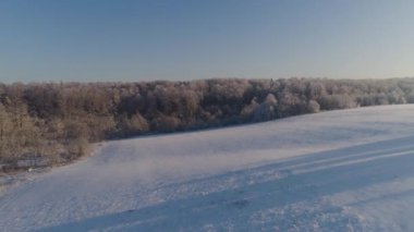 Kırsal kesimde kış manzarası