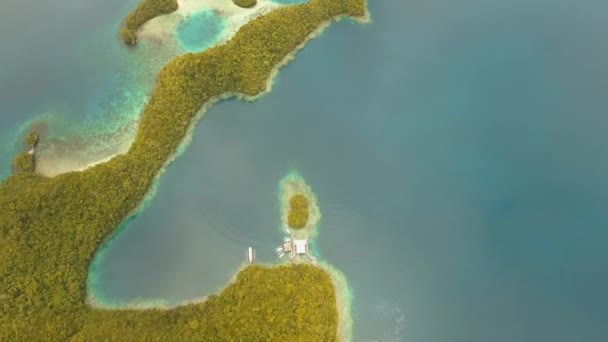 Θαλάσσιο τοπίο με λιμνοθάλασσες και νησιά — Αρχείο Βίντεο