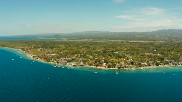 A costa da ilha de Cebu, Moalboal, Filipinas. — Vídeo de Stock