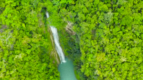 Krásný tropický vodopád Filipíny, Cebu — Stock video