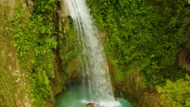 Güzel tropik şelale Filipinleri, Cebu