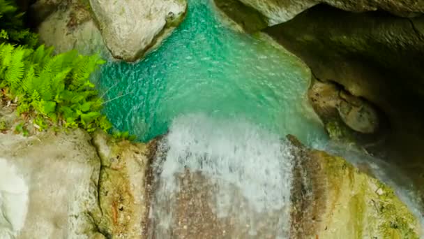 Prachtige tropische waterval Filippijnen, Cebu — Stockvideo