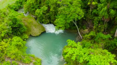 Güzel tropik şelale Filipinleri, Cebu