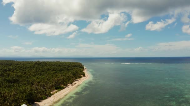 Siargao eiland en oceaan, uitzicht vanuit de lucht. — Stockvideo