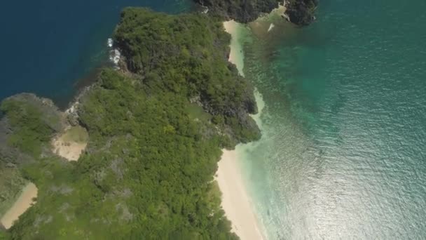 Paisaje marino de las Islas Caramoanas, Camarines Sur, Filipinas. — Vídeos de Stock